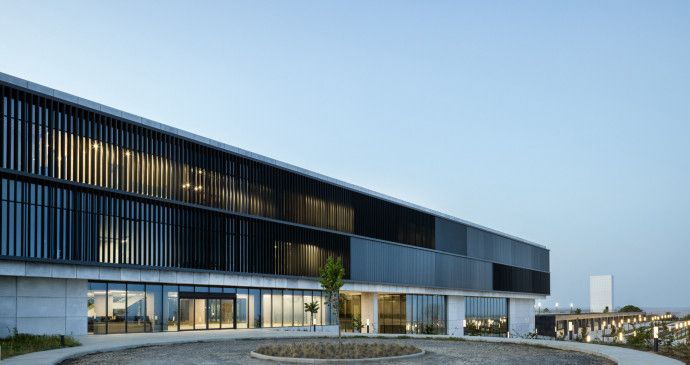 Tekirdağ Büyükşehir Belediyesi Hizmet Binası – Konferans Salonu, Meclis Salonu ve Çok Amaçlı Salon Uygulama Projesi